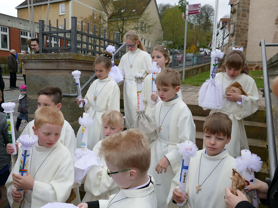 1. Heilige Kommunion in St. Crescentius (Foto: Karl-Franz Thiede)